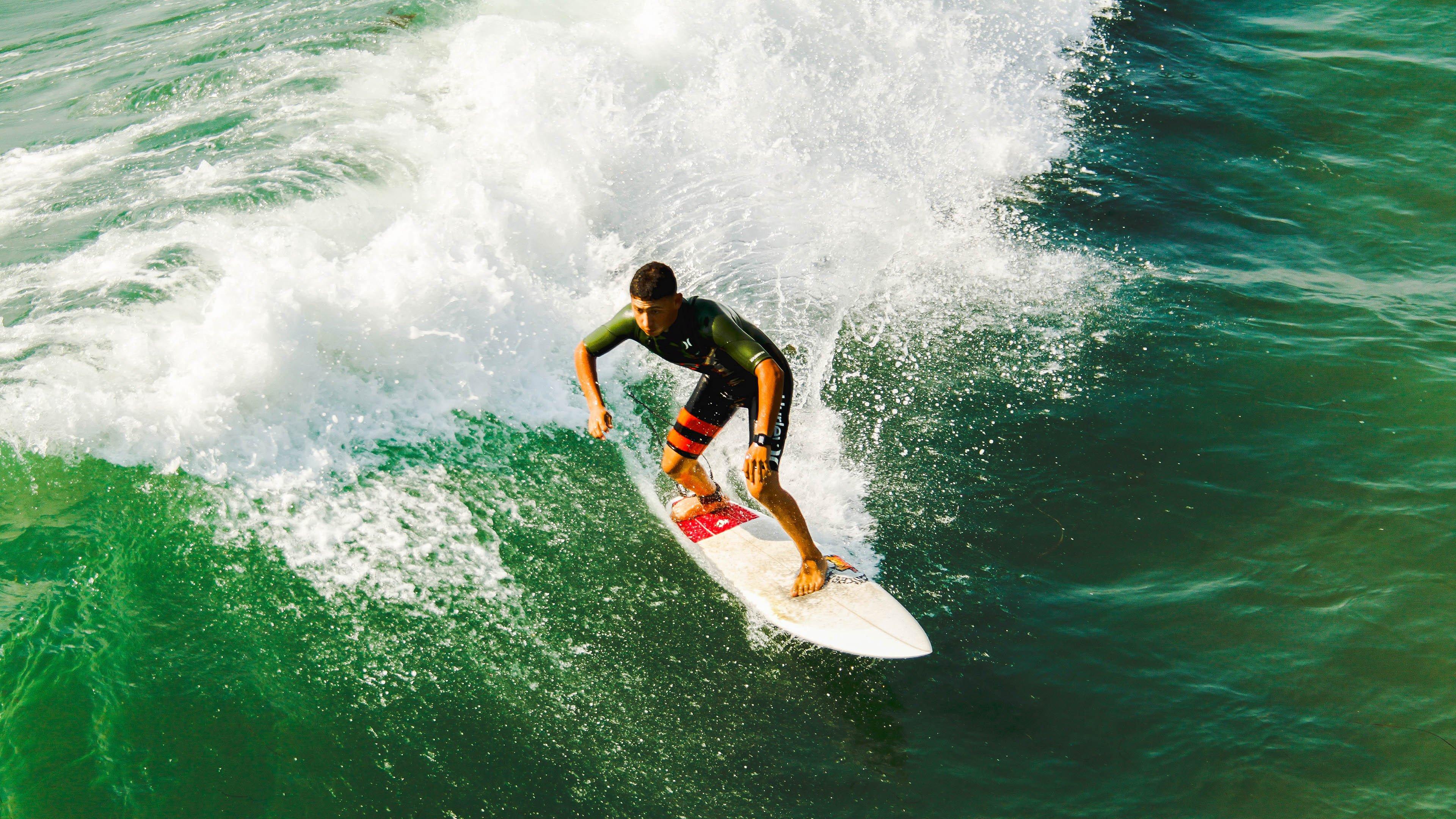 热刺惨败利物浦，争冠希望几近破灭