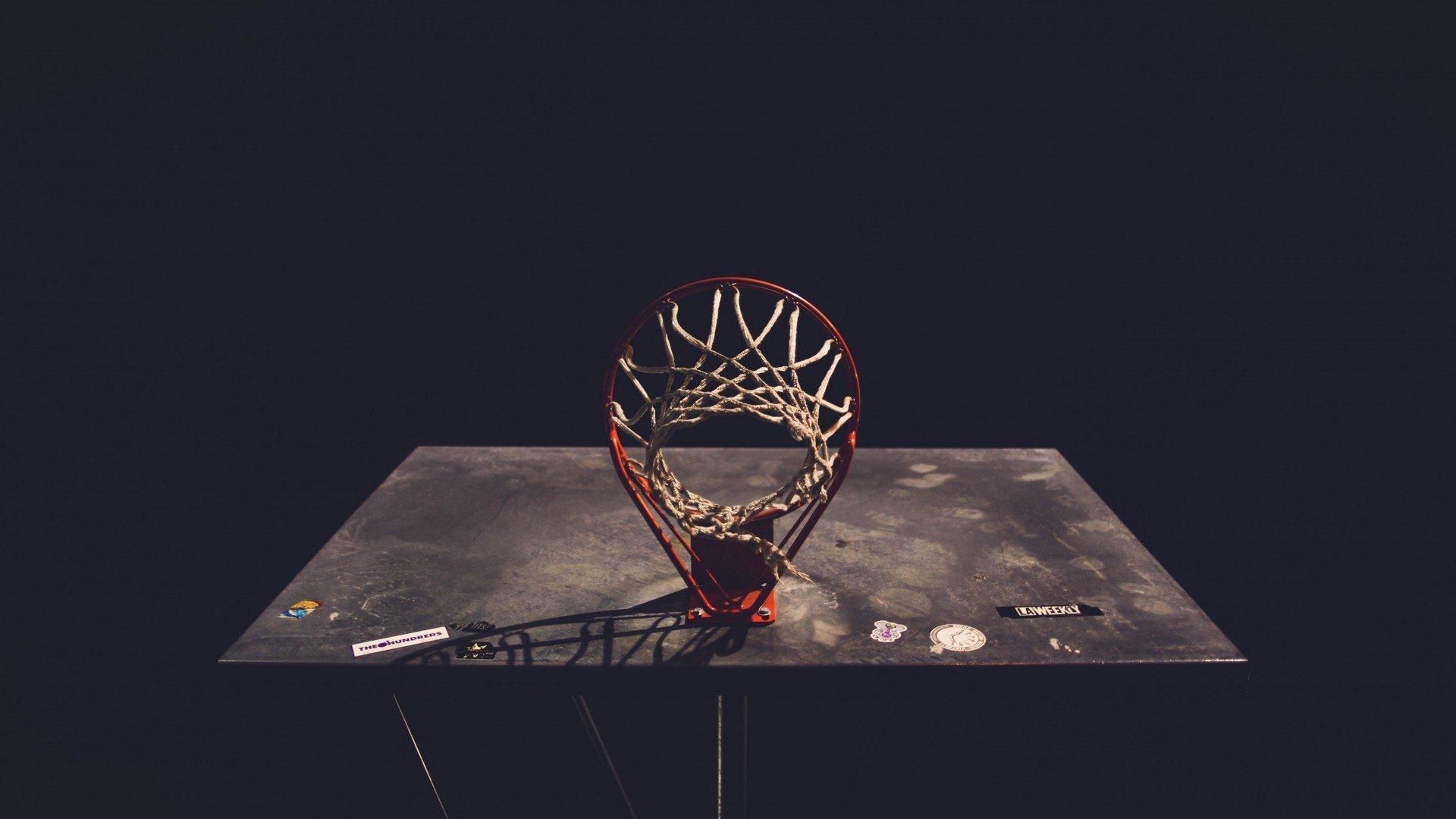 拜仁庆典现神秘鹦鹉饰品 众将笑闹否认偷窃疑云